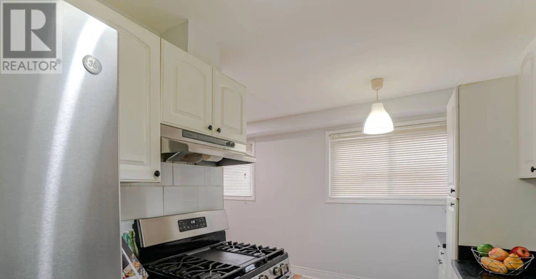 30 Hoskins Square, Brampton, ON, L6S 2N6 - 9