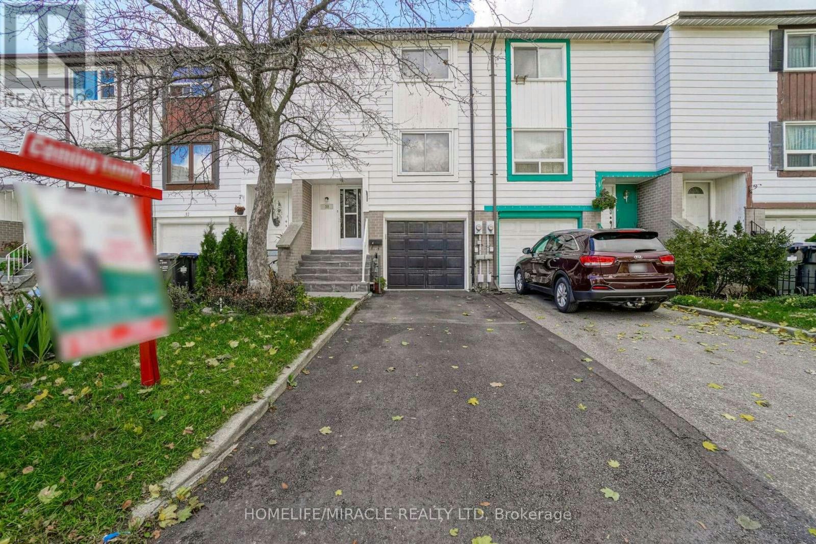 30 Hoskins Square, Brampton, ON, L6S 2N6