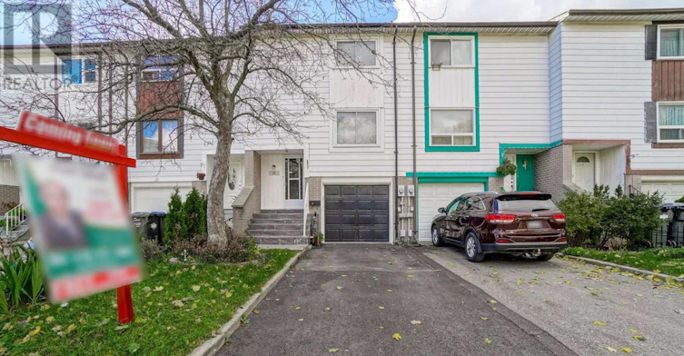 30 Hoskins Square, Brampton, ON, L6S 2N6