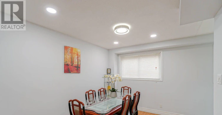 30 Hoskins Square, Brampton, ON, L6S 2N6 - 7