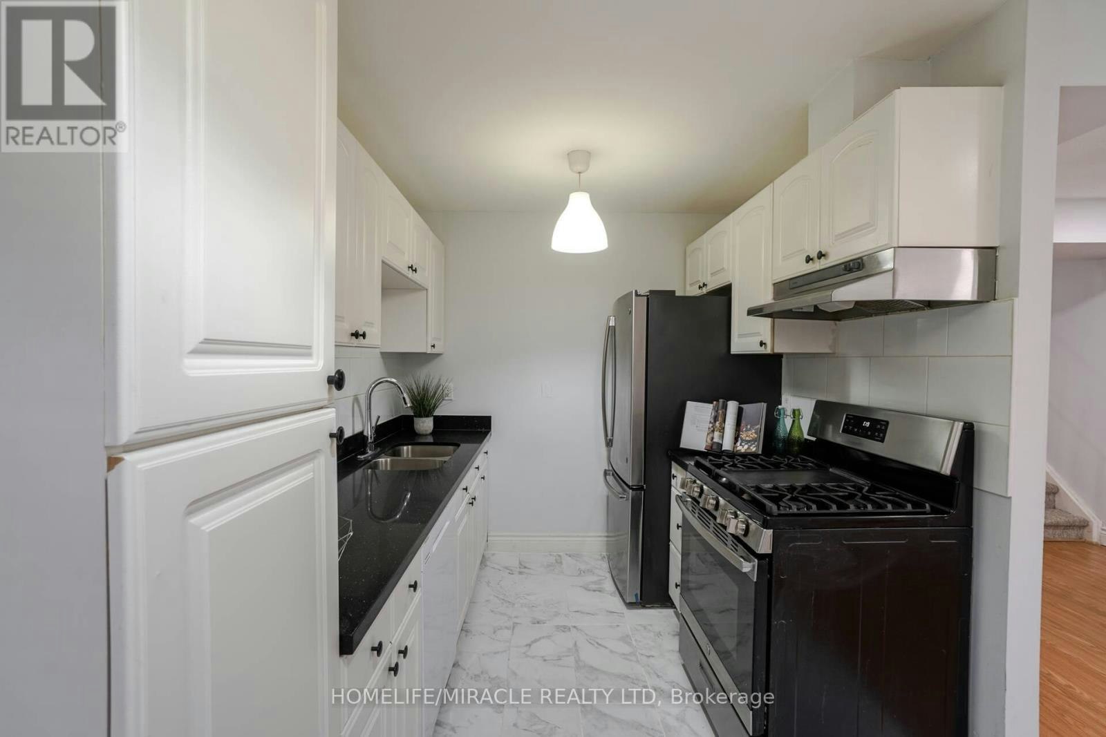 30 Hoskins Square, Brampton, ON, L6S 2N6 - 11