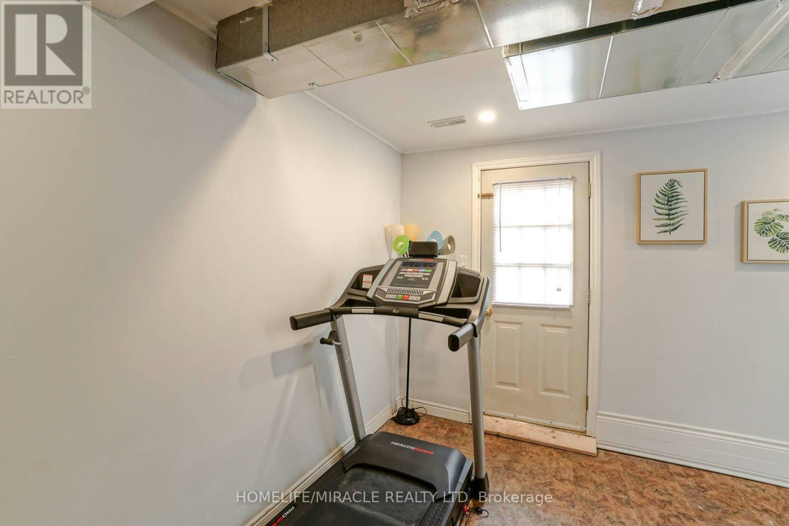 30 Hoskins Square, Brampton, ON, L6S 2N6 - 27