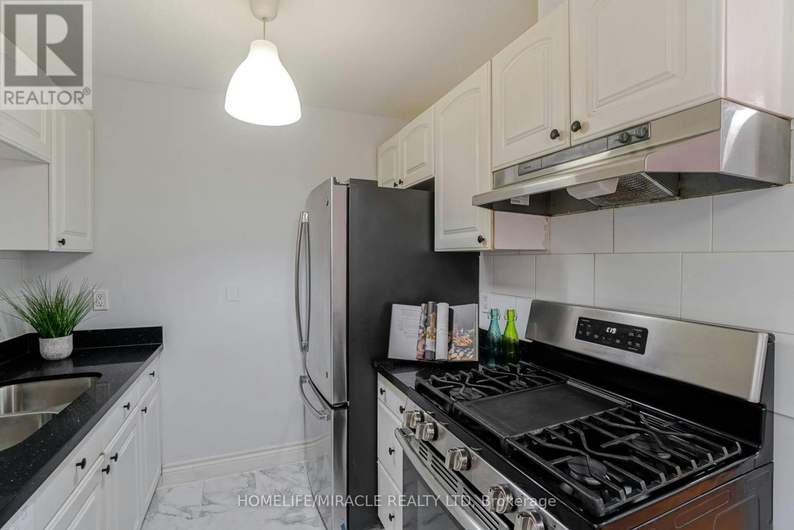 30 Hoskins Square, Brampton, ON, L6S 2N6 - 12