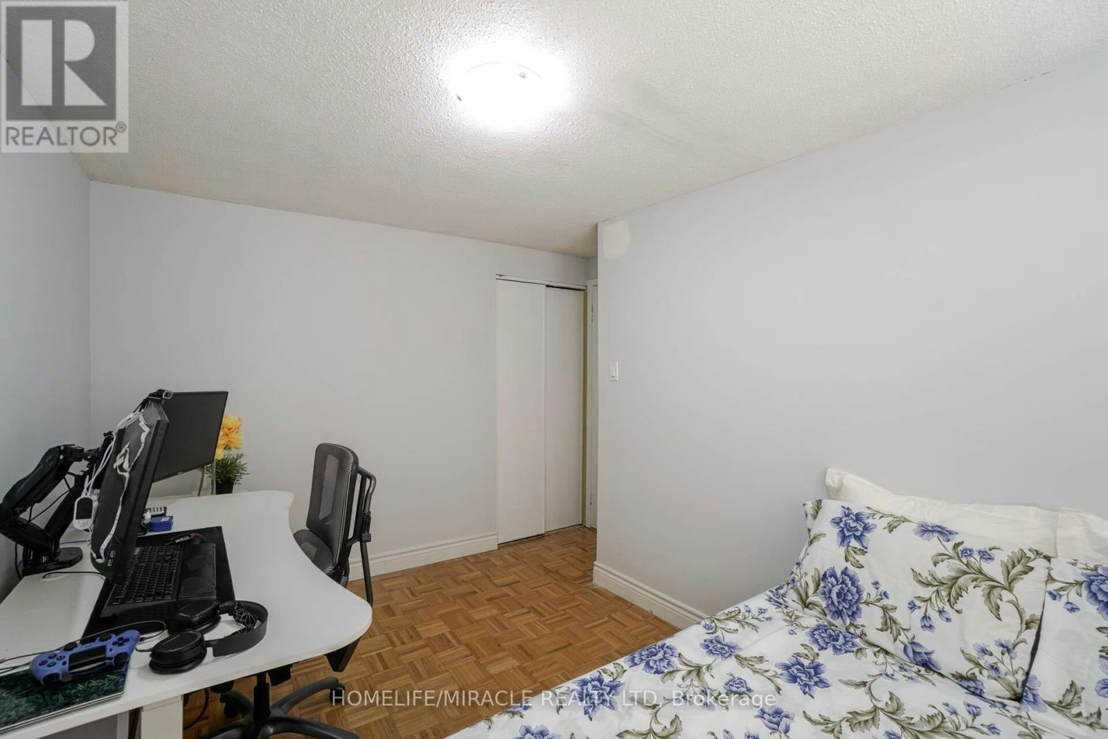 30 Hoskins Square, Brampton, ON, L6S 2N6 - 20