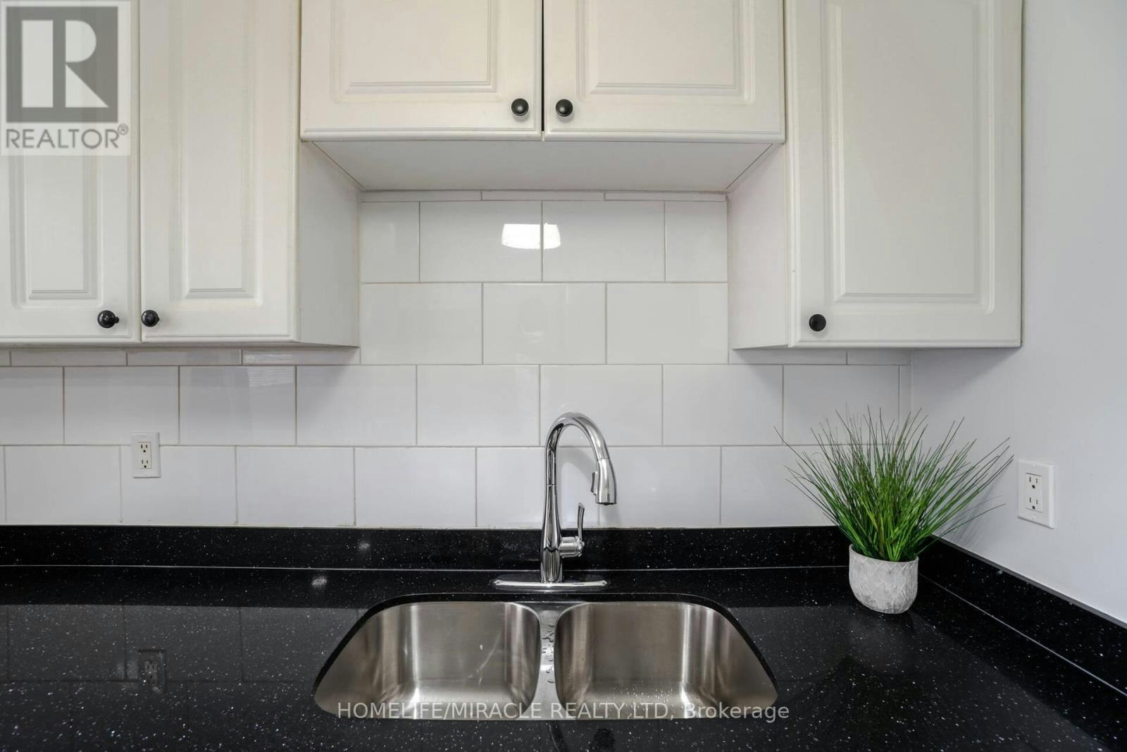 30 Hoskins Square, Brampton, ON, L6S 2N6 - 14