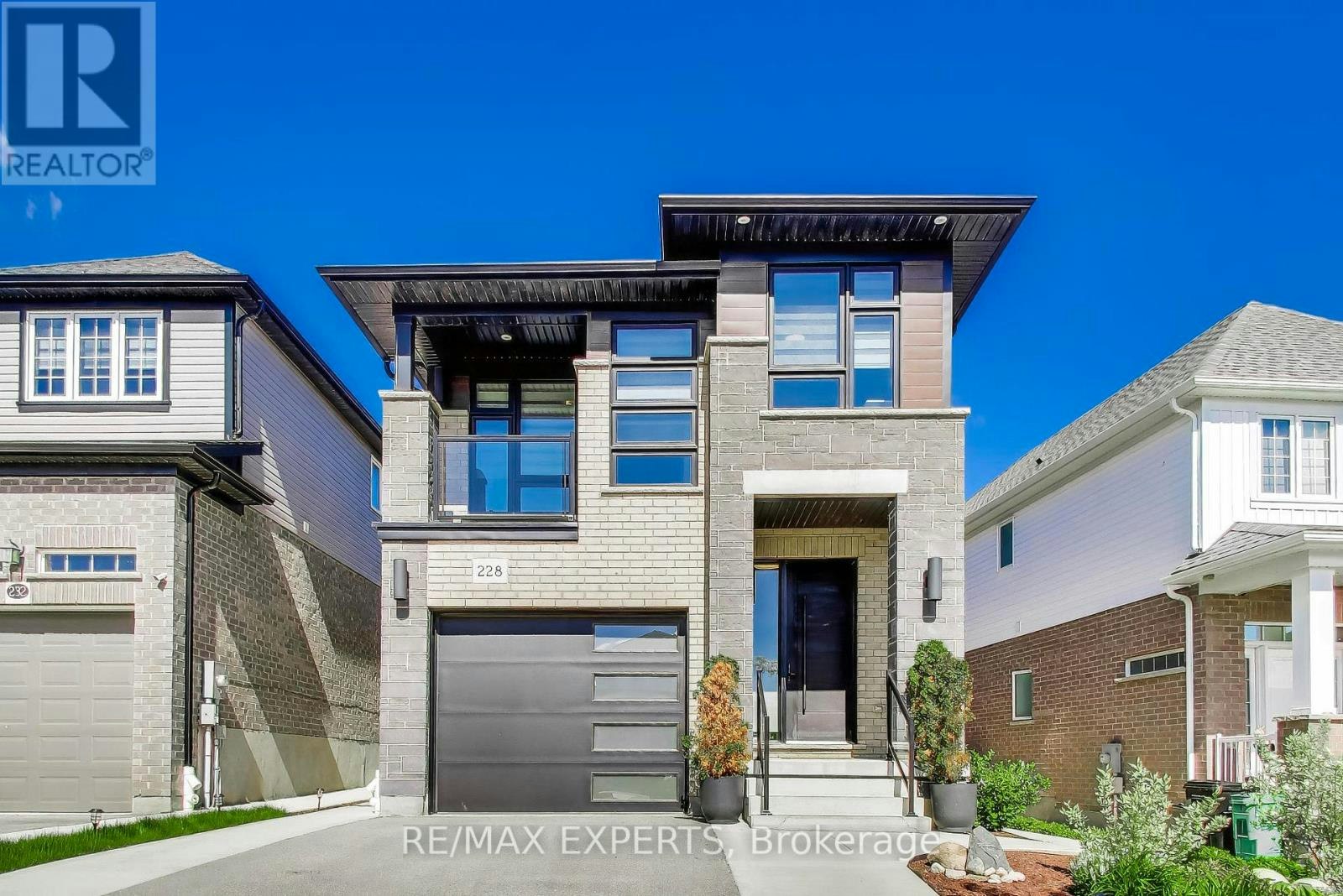 228 Woodbine Avenue, Kitchener, ON, N2R 1Y5