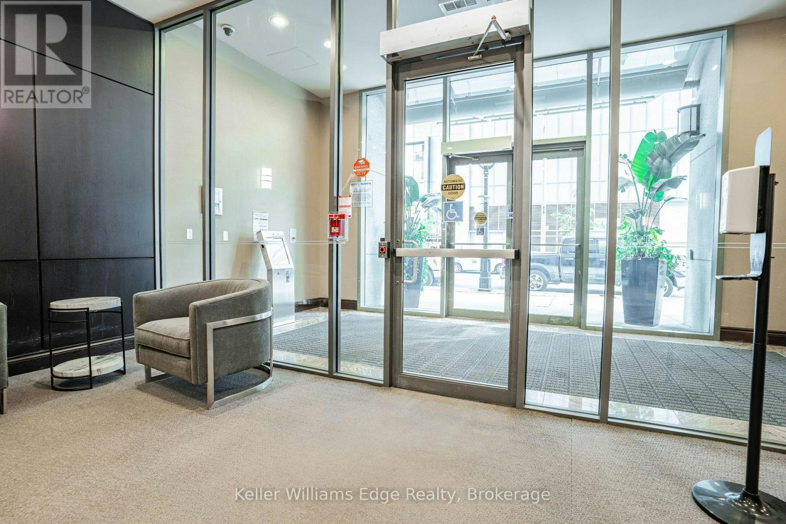 2001-30 Grand Trunk Crescent W, Toronto, ON, M5J 3A4 - 36