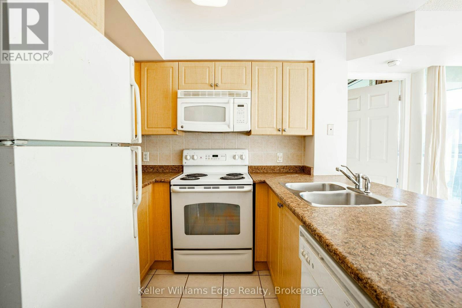 2001-30 Grand Trunk Crescent W, Toronto, ON, M5J 3A4 - 6