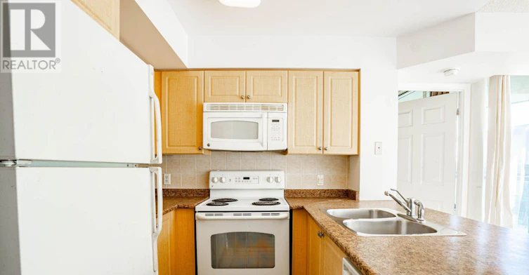 2001-30 Grand Trunk Crescent W, Toronto, ON, M5J 3A4 - 6