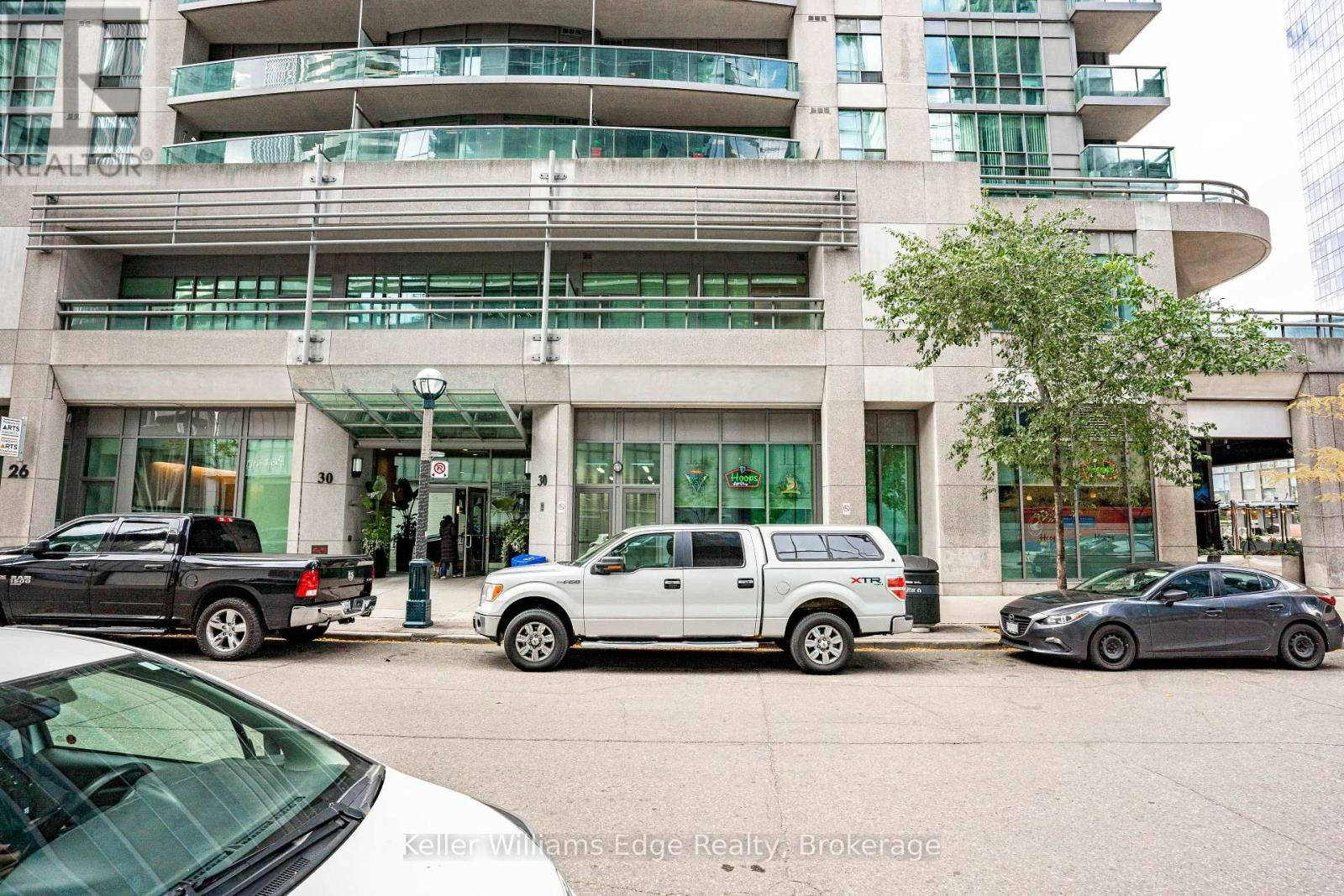 2001-30 Grand Trunk Crescent W, Toronto, ON, M5J 3A4 - 42