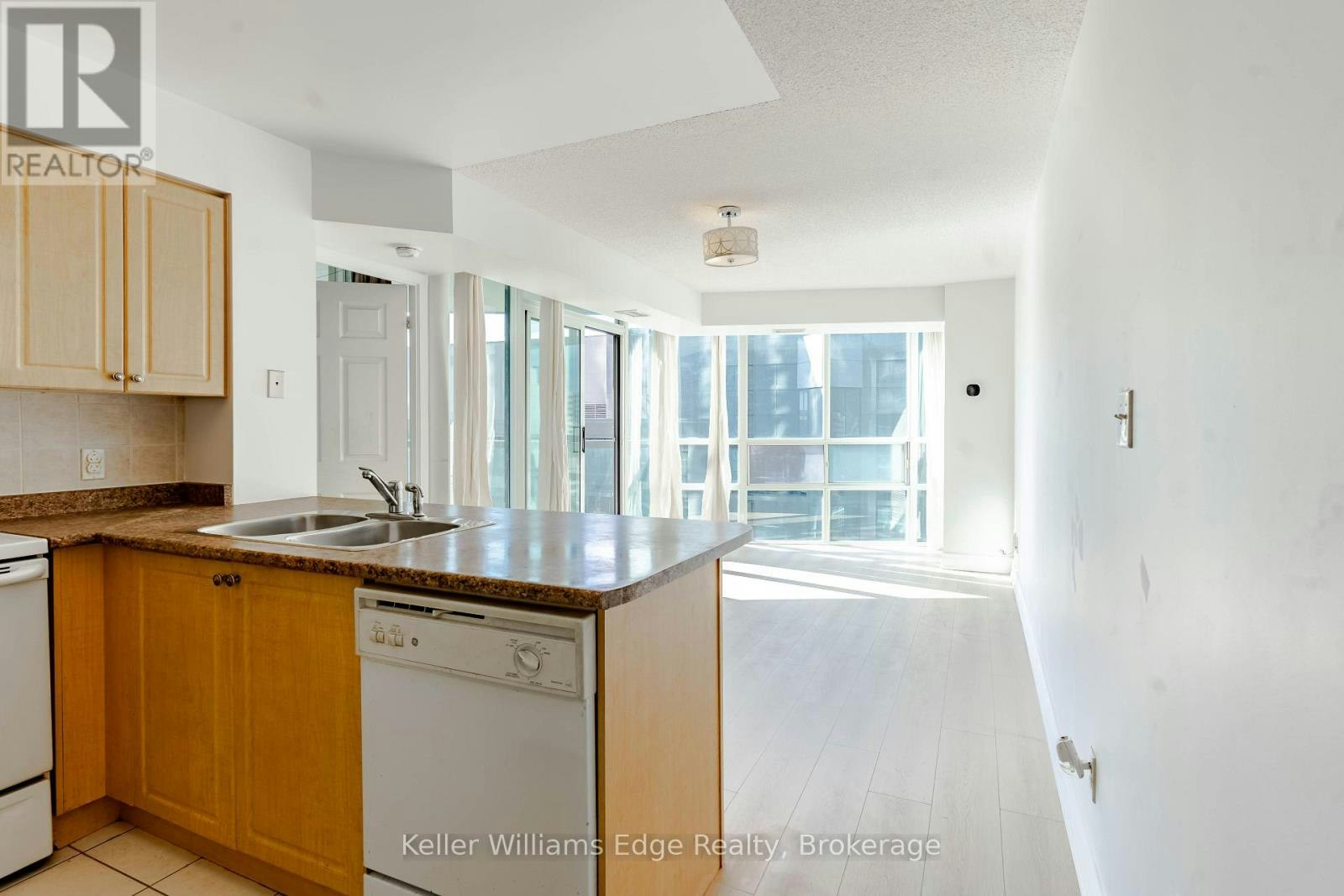 2001-30 Grand Trunk Crescent W, Toronto, ON, M5J 3A4 - 5