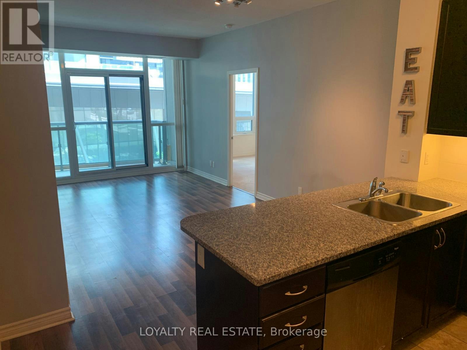 309-19 Grand Trunk Crescent, Toronto, ON, M5J 3A3 - 4