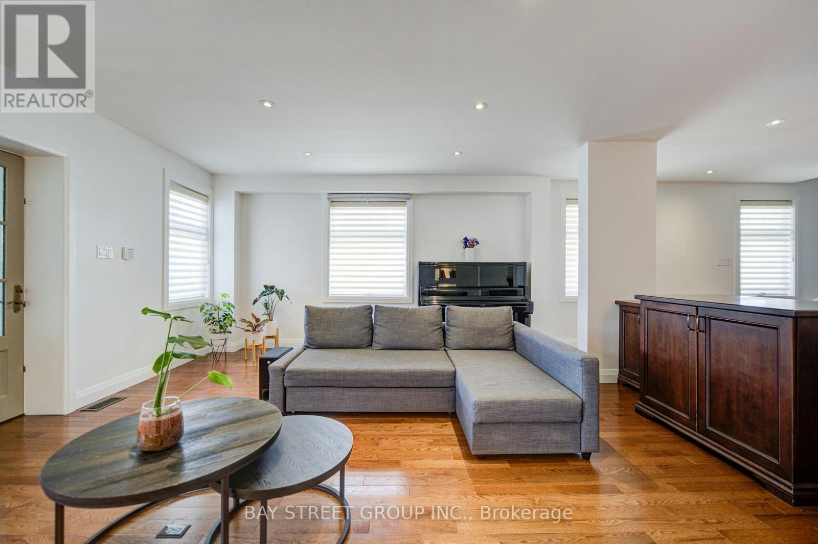 95 Hopedale Avenue, Toronto, ON, M4K 3M9 - 9