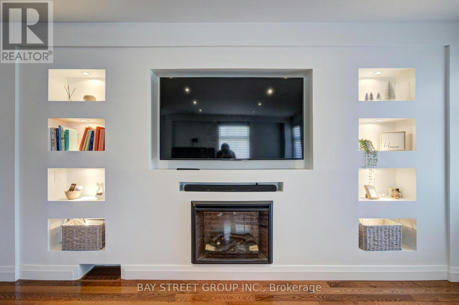95 Hopedale Avenue, Toronto, ON, M4K 3M9 - 7