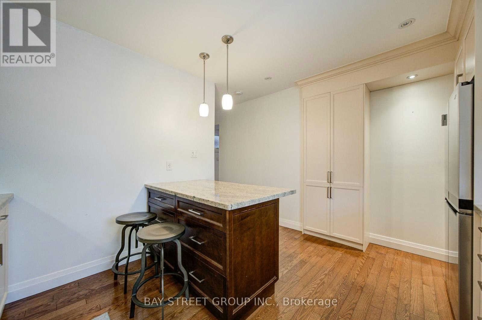95 Hopedale Avenue, Toronto, ON, M4K 3M9 - 16