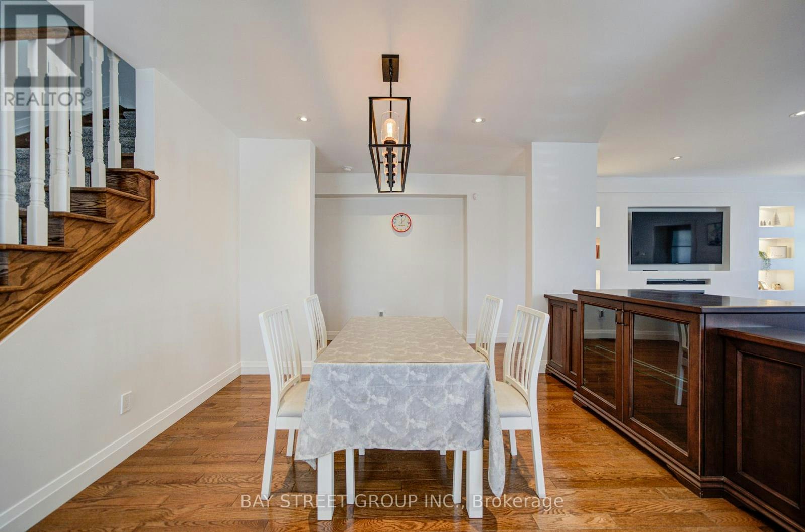 95 Hopedale Avenue, Toronto, ON, M4K 3M9 - 12