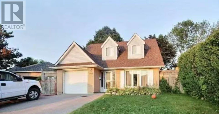 795 Pam Crescent, Newmarket, ON, L3Y 5B7