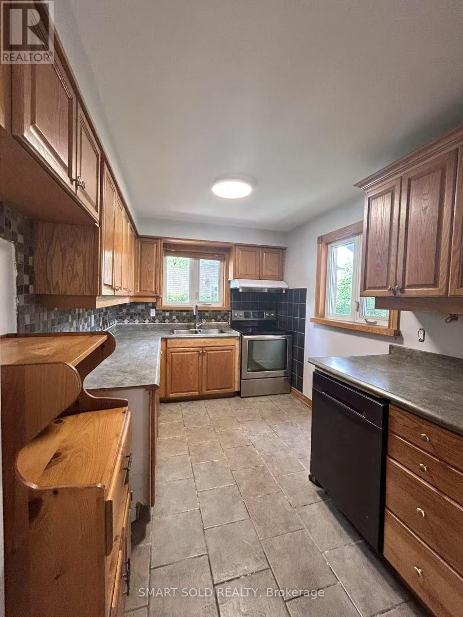 795 Pam Crescent, Newmarket, ON, L3Y 5B7 - 5