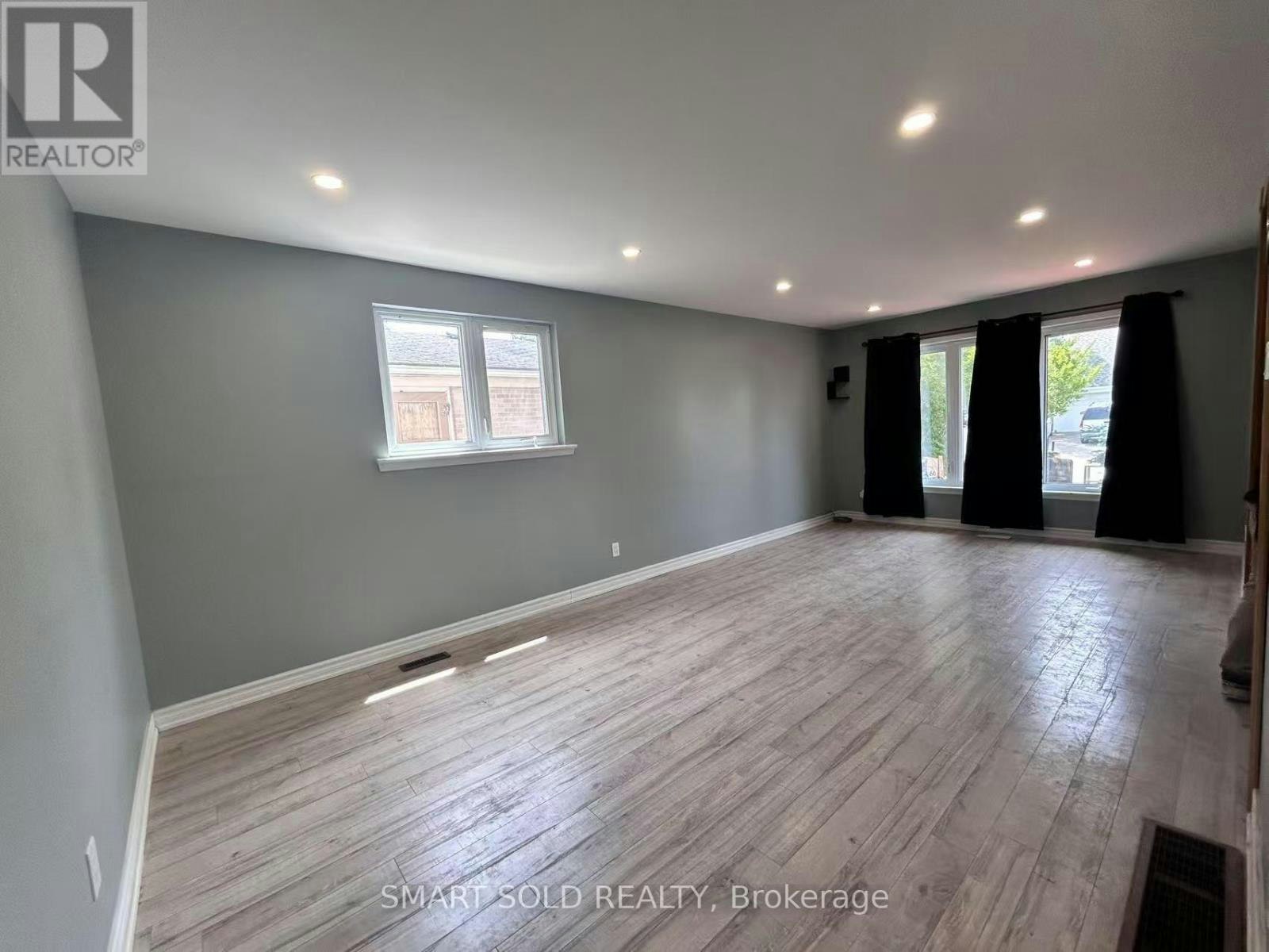 795 Pam Crescent, Newmarket, ON, L3Y 5B7 - 3