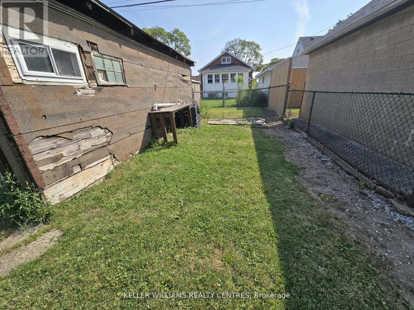 1868 Albert Road, Windsor, ON, N8W 3W9 - 12