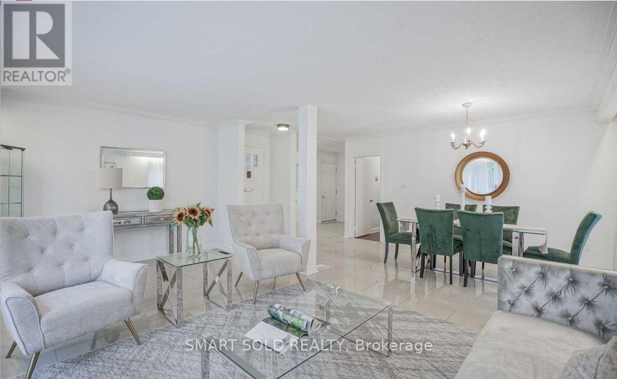 32 East Drive, Markham, ON, L6G 1A4 - 2