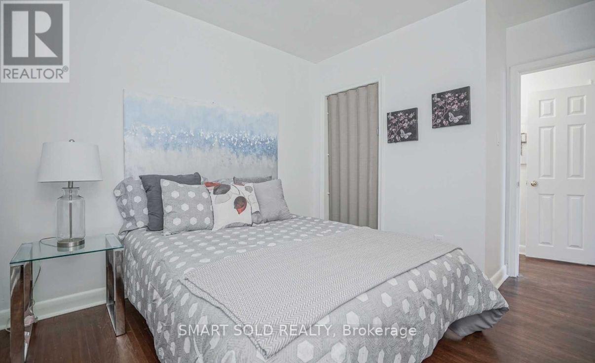 32 East Drive, Markham, ON, L6G 1A4 - 4