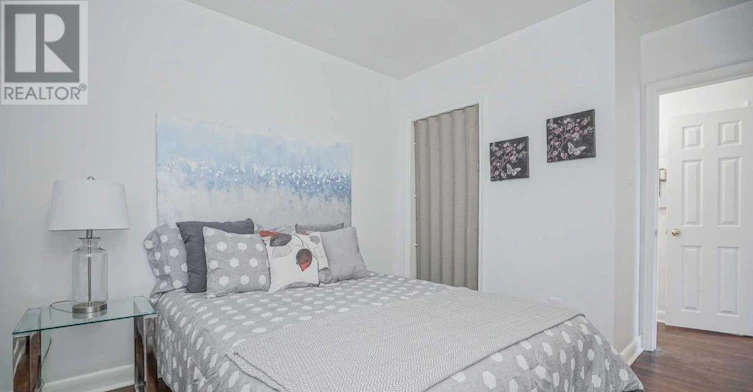 32 East Drive, Markham, ON, L6G 1A4 - 4