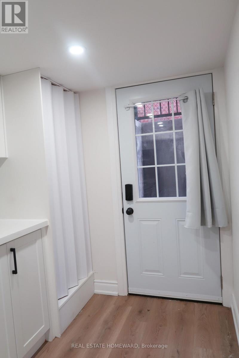 60 Attridge Drive, Aurora, ON, L4G 6J4 - 3