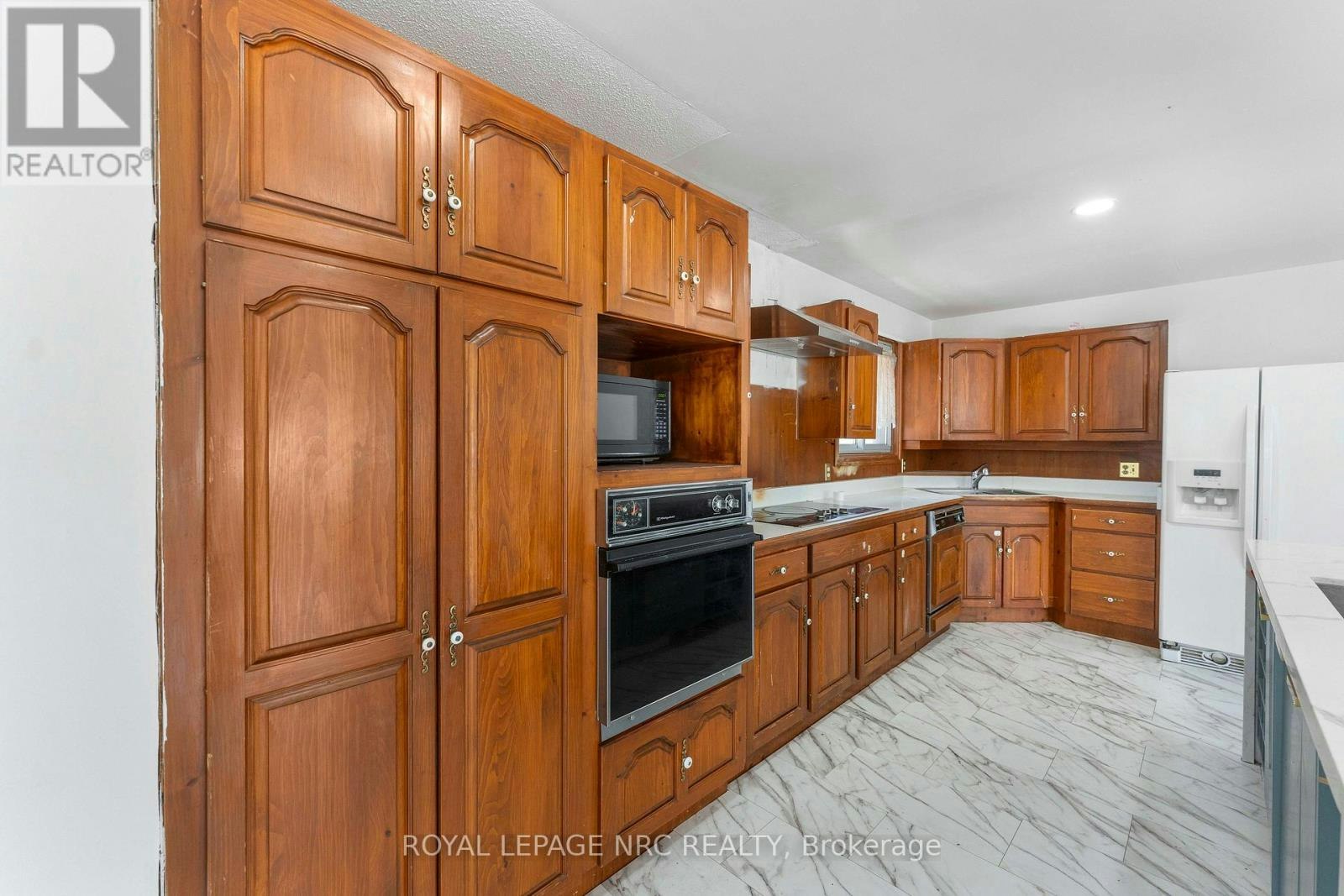 35 Eugene Street, Hamilton, ON, L8H 2R1 - 16