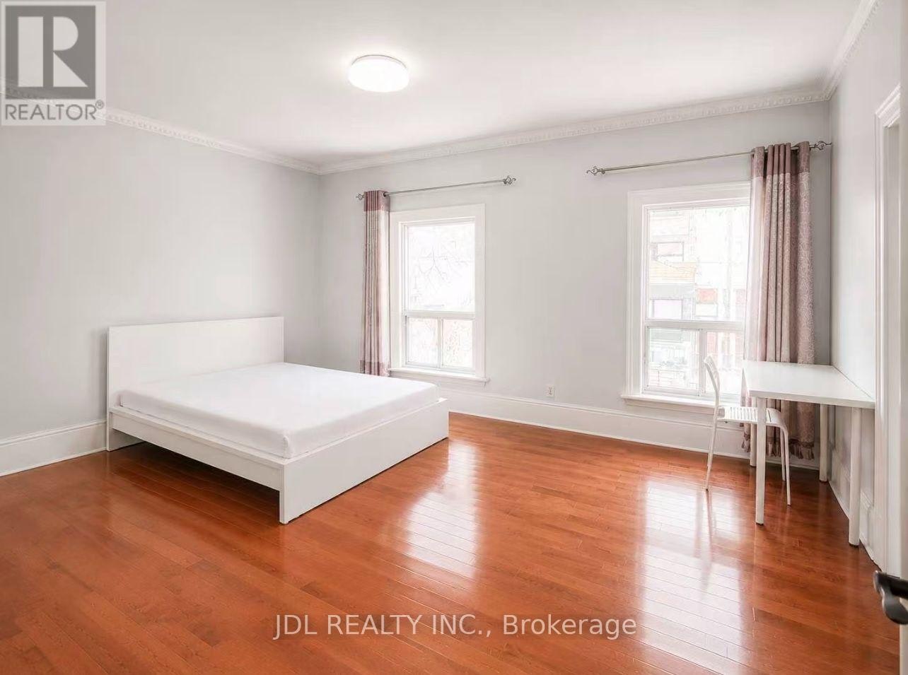 A, 2ND FLOOR-60 Grange Ave Toronto M5t 1c9 Avenue, Toronto, ON, M5T 1C9