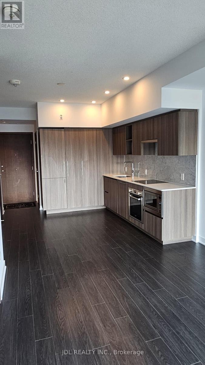 3708-19 Bathurst Street, Toronto, ON, M5V 0N2 - 3