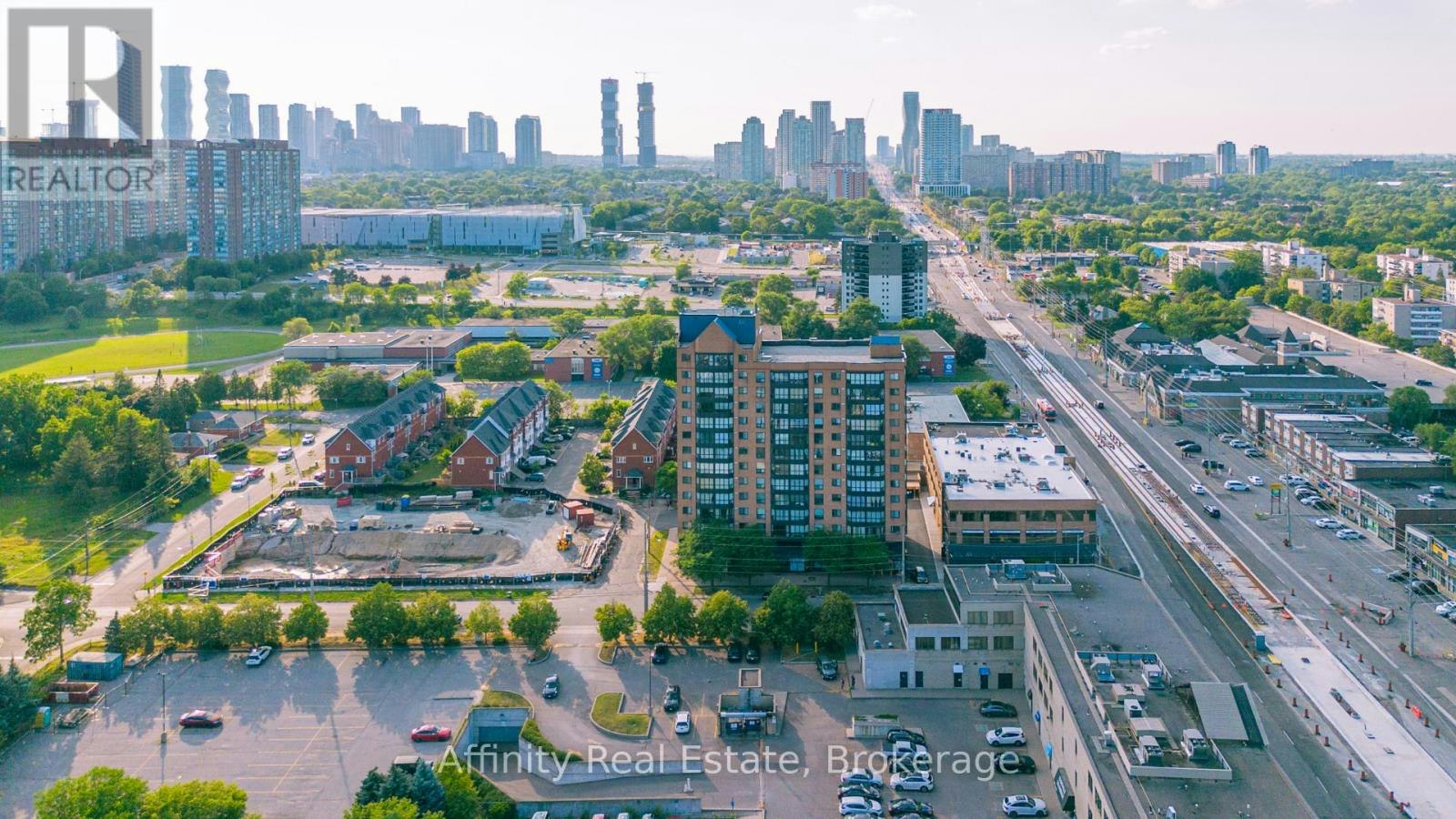 202-25 Agnes Street, Mississauga, ON, L5B 3X7