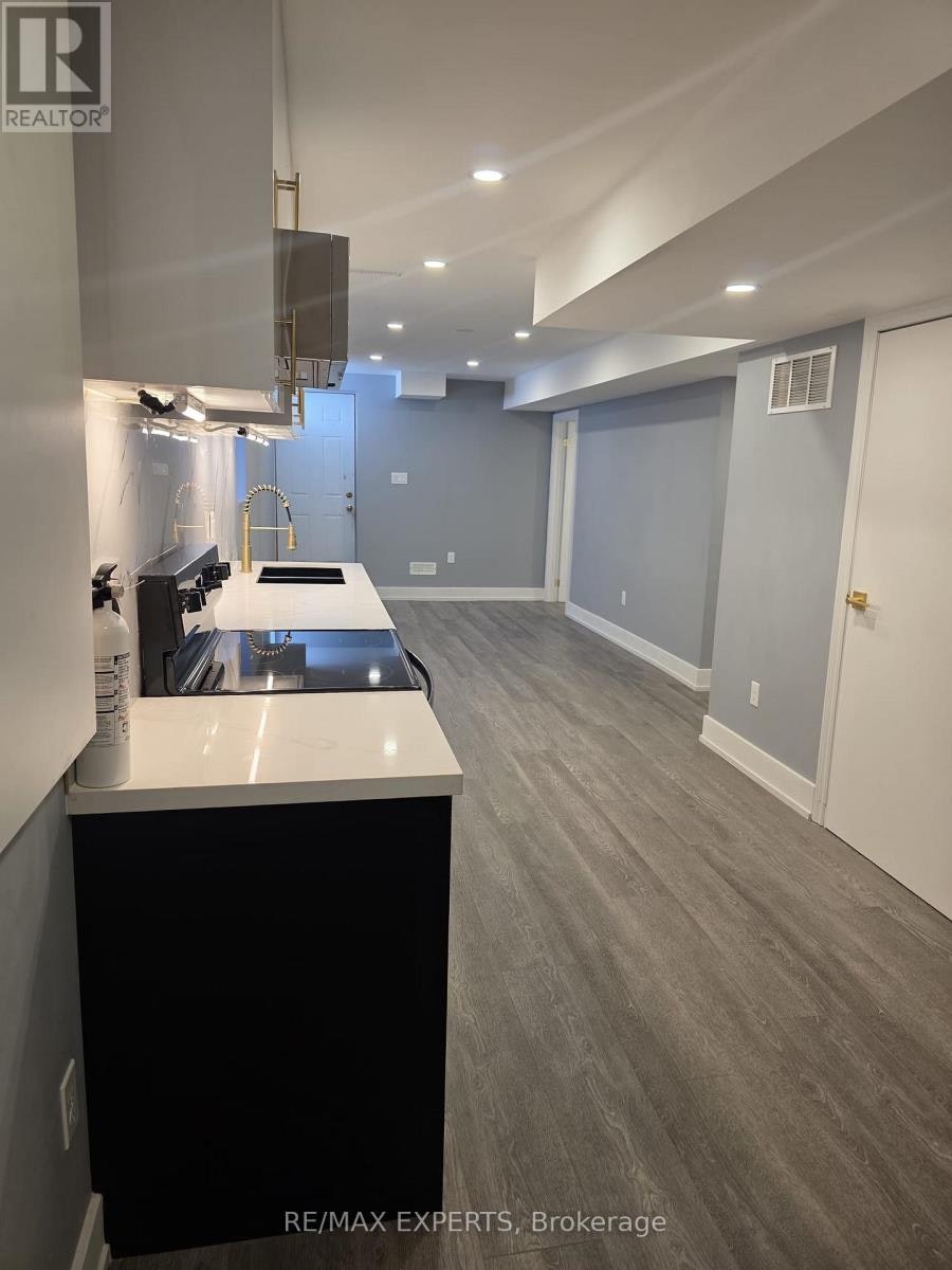 BSMT-3 Appleaire Crescent, Brampton, ON, L6R 0Y4 - 3