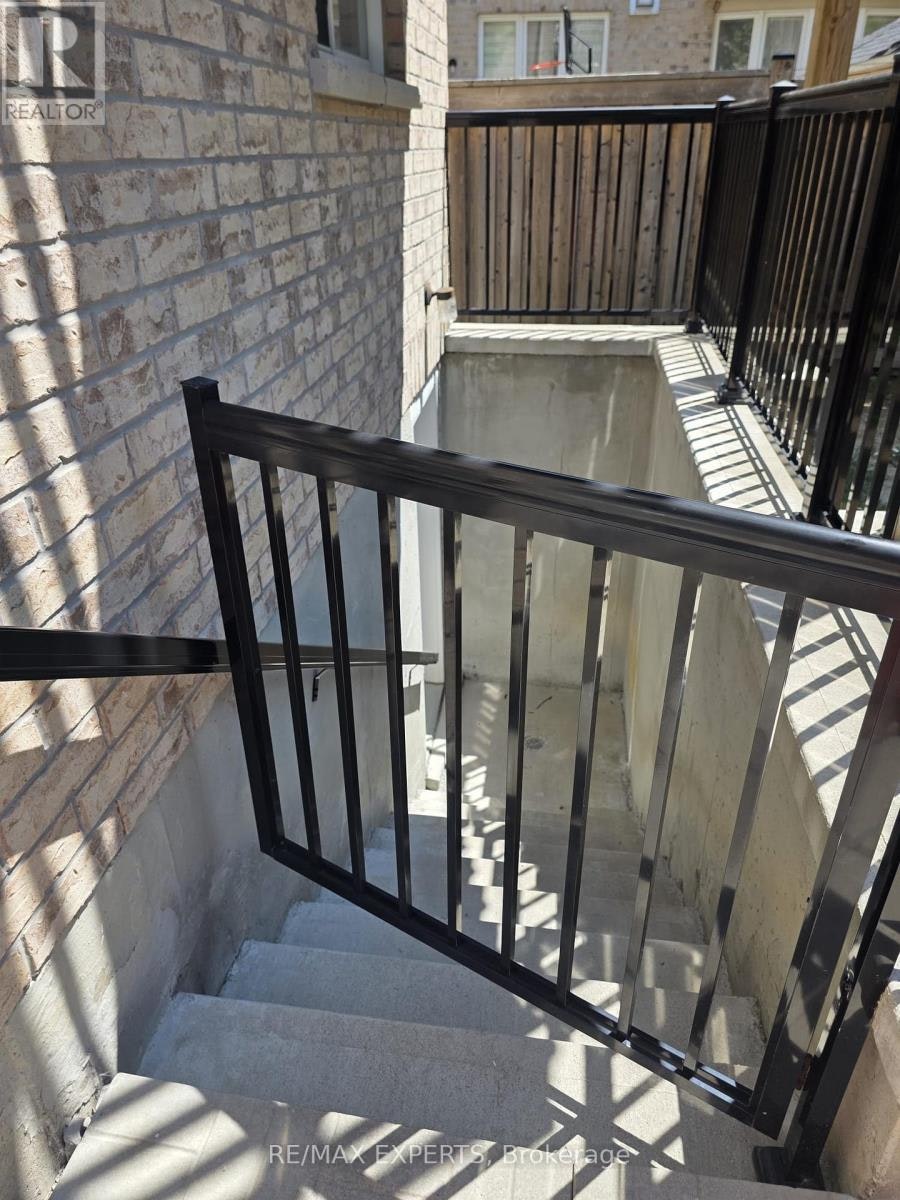BSMT-3 Appleaire Crescent, Brampton, ON, L6R 0Y4 - 13