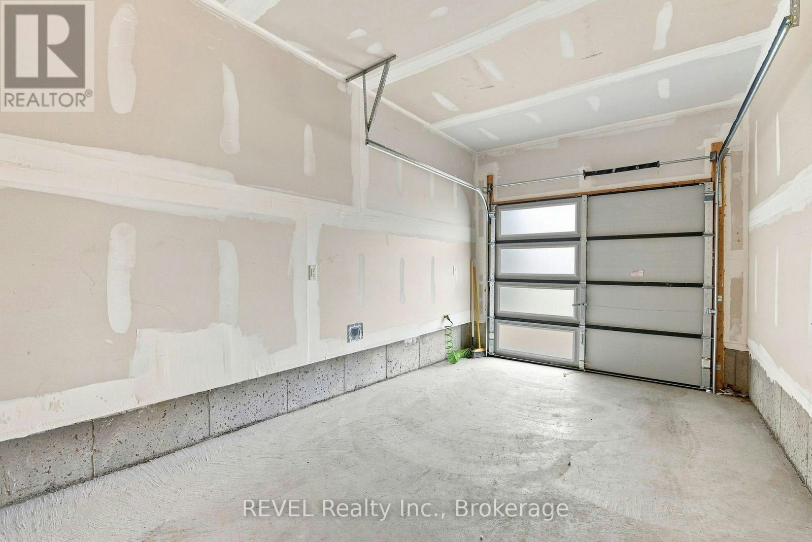 20 Selection Heights, Thorold, ON, L2V 0P3 - 18
