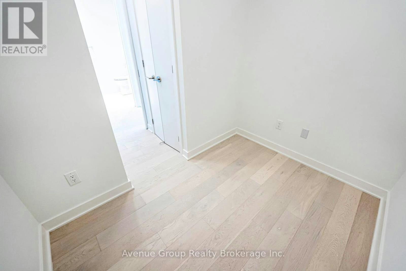 5803-11 Yorkville Avenue, Toronto, ON, M4W 0B7 - 32