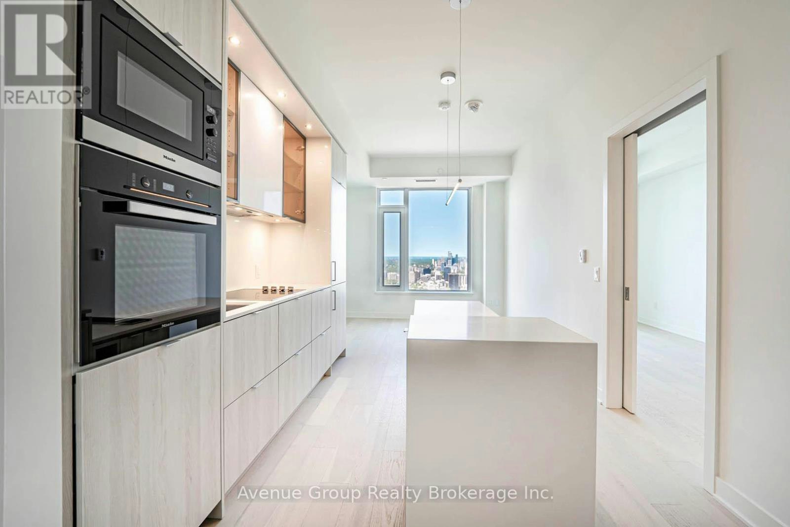 5803-11 Yorkville Avenue, Toronto, ON, M4W 0B7 - 7