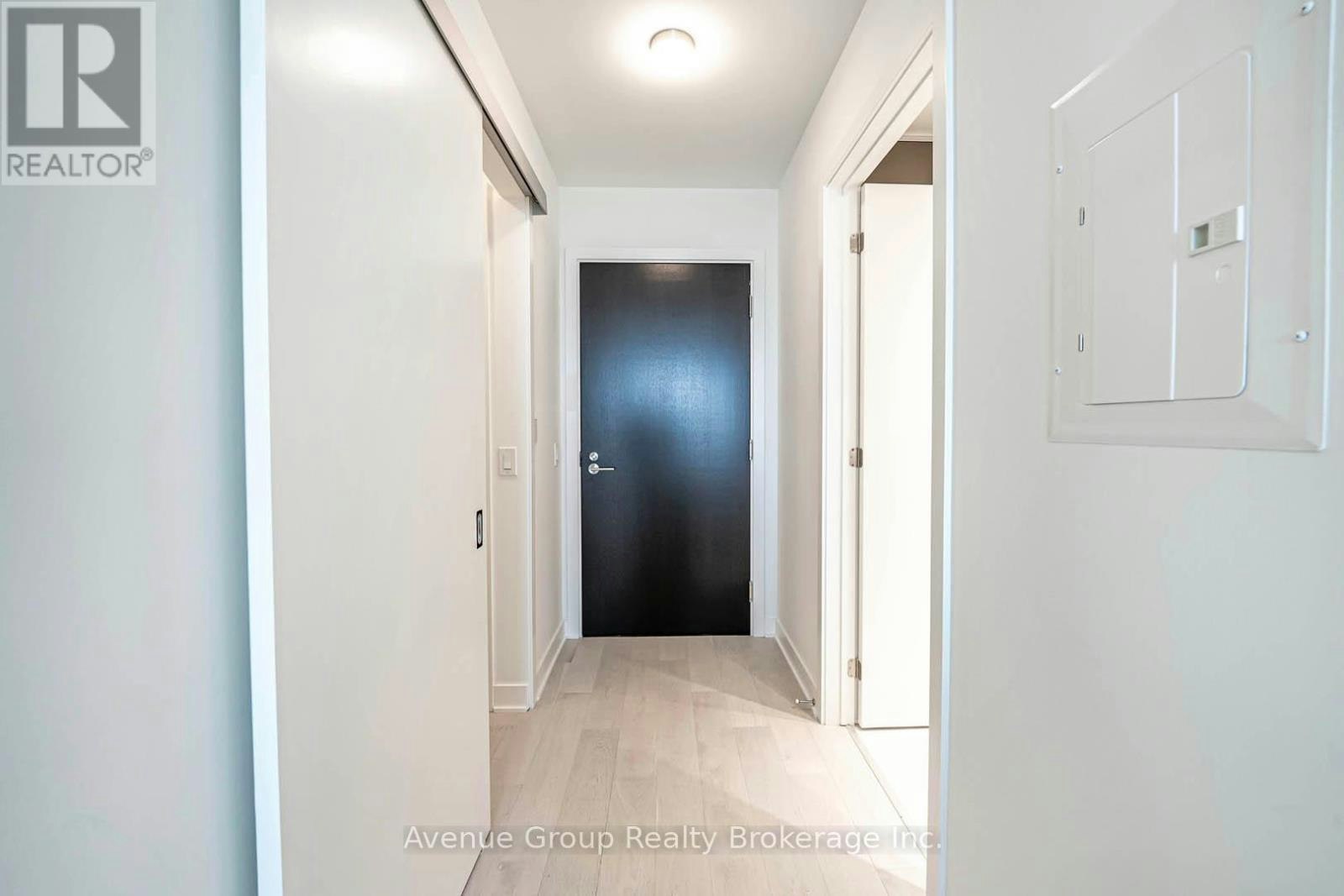 5803-11 Yorkville Avenue, Toronto, ON, M4W 0B7 - 5