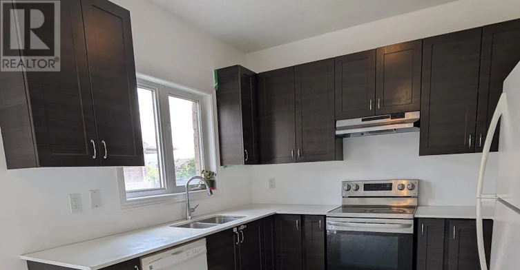 MAIN-734 Yarfield Crescent, Newmarket, ON, L3X 1C8 - 8