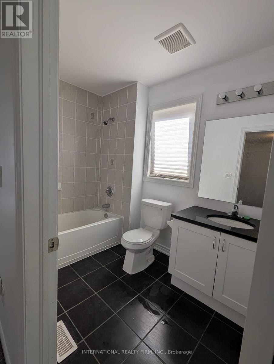 MAIN-734 Yarfield Crescent, Newmarket, ON, L3X 1C8 - 17