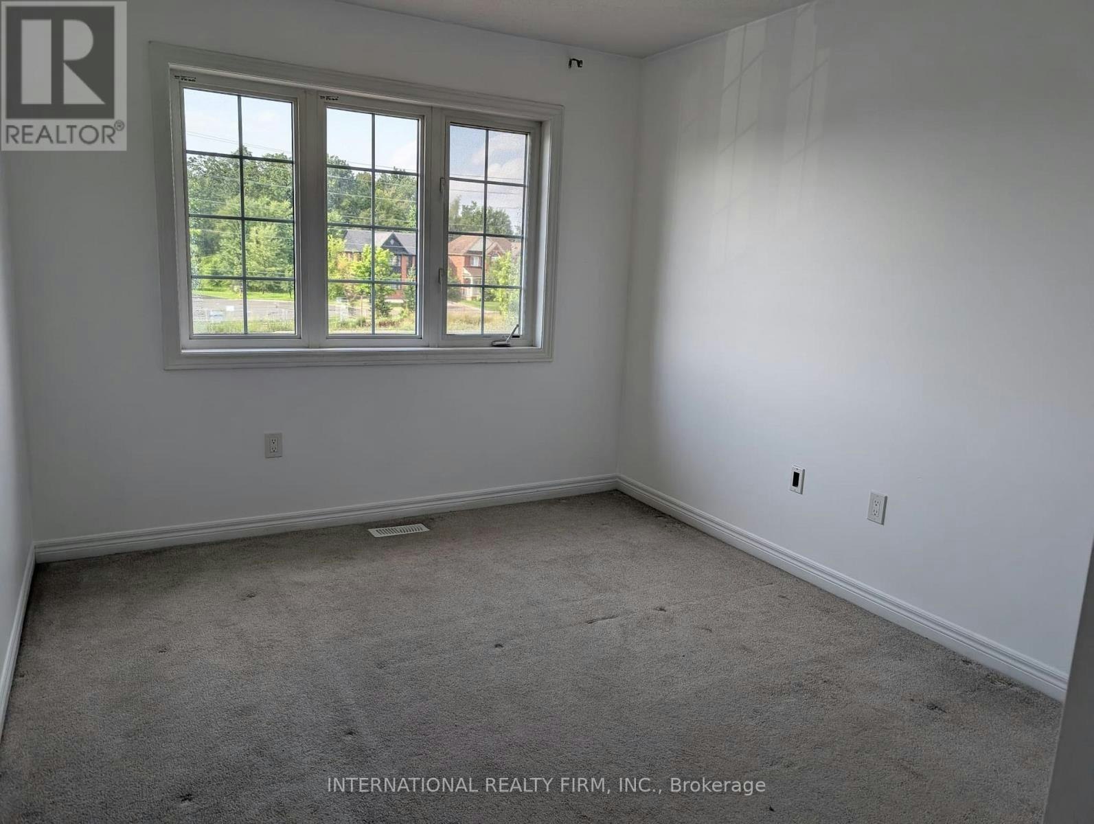MAIN-734 Yarfield Crescent, Newmarket, ON, L3X 1C8 - 15