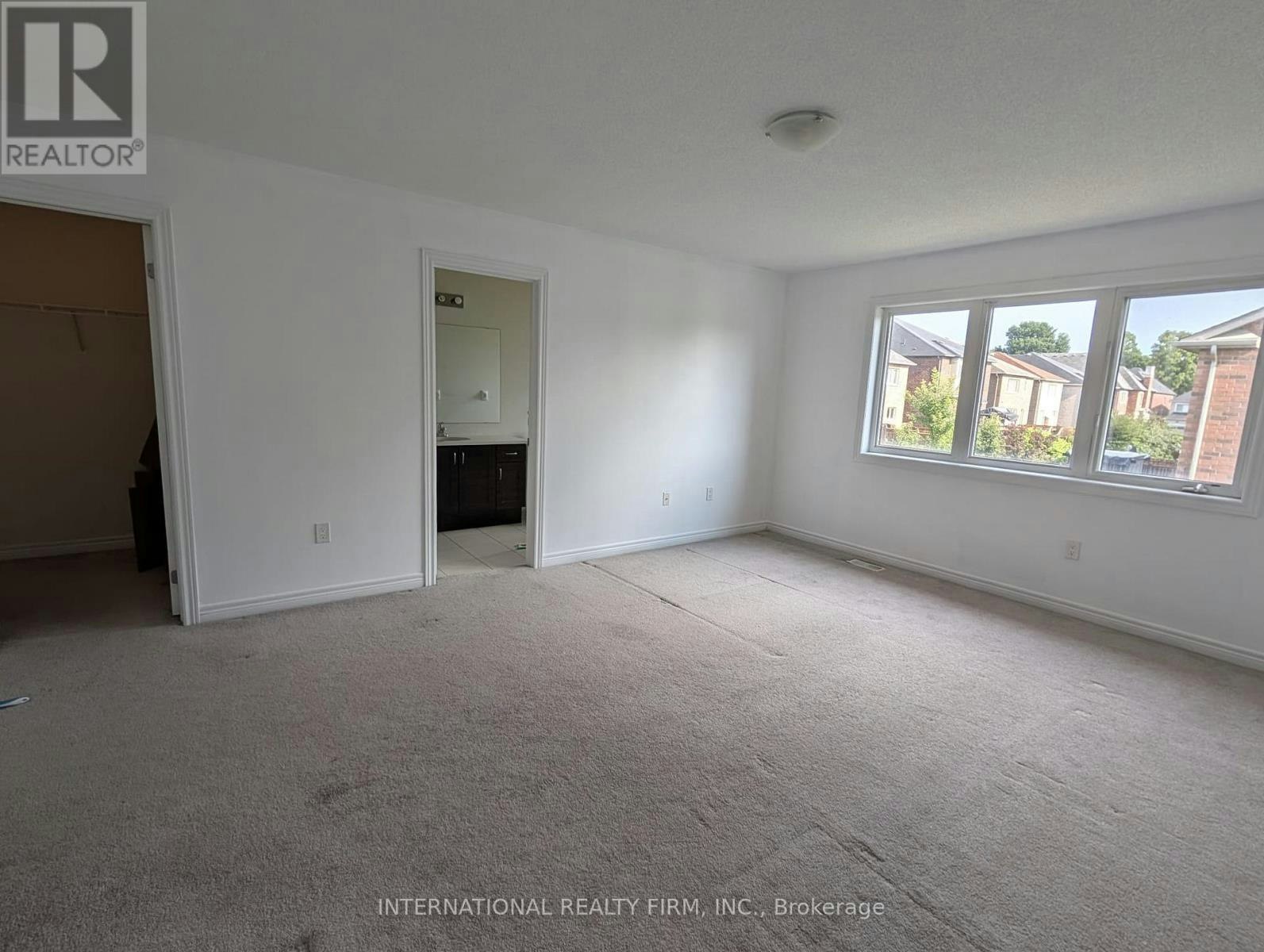 MAIN-734 Yarfield Crescent, Newmarket, ON, L3X 1C8 - 11