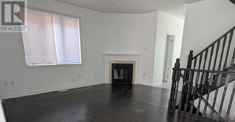 MAIN-734 Yarfield Crescent, Newmarket, ON, L3X 1C8 - 4