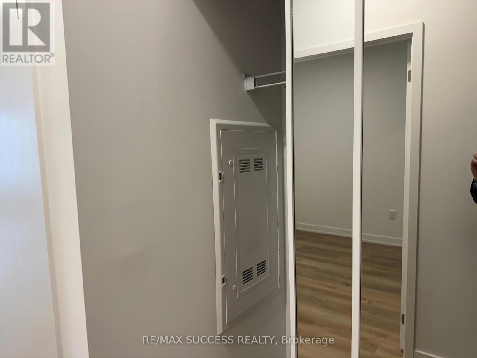 1607-395 Square One Drive, Mississauga, ON, L5B 0P6 - 4