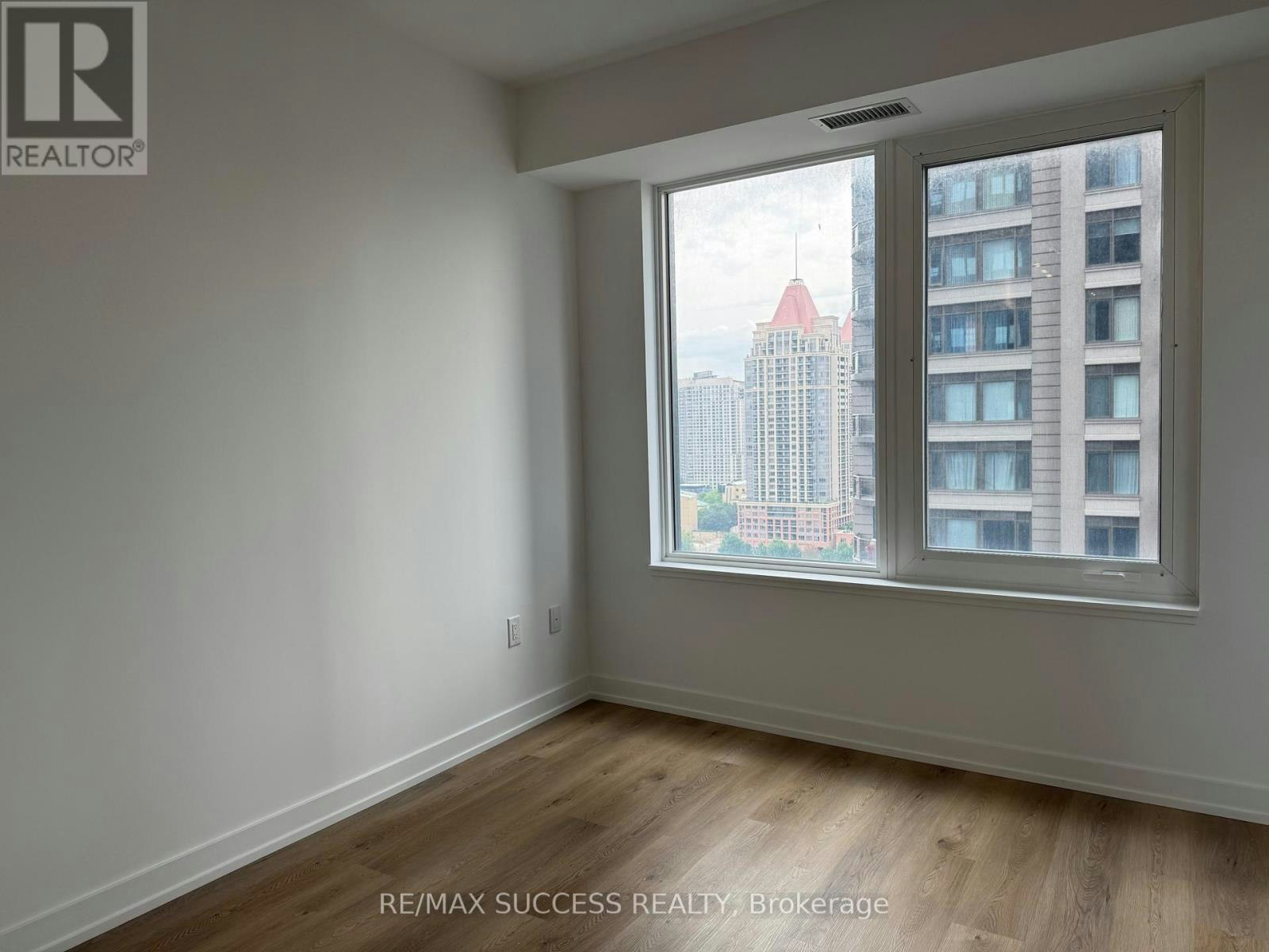 1607-395 Square One Drive, Mississauga, ON, L5B 0P6 - 8