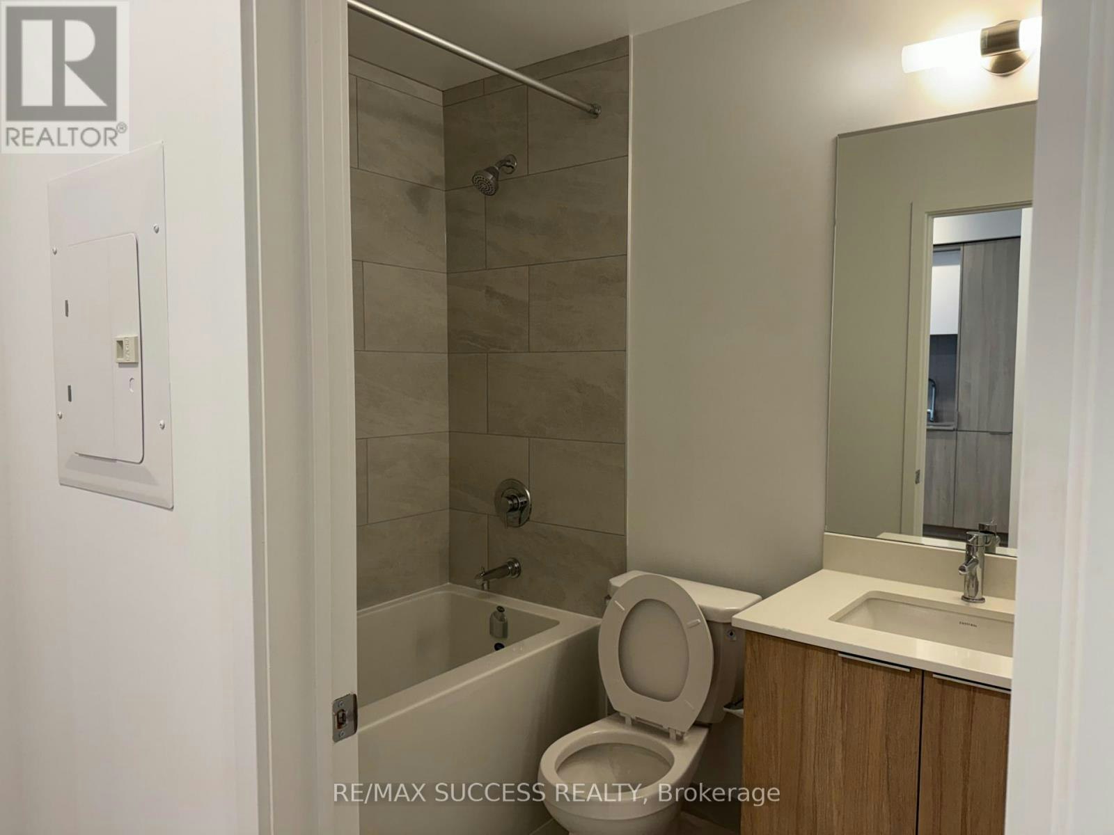 1607-395 Square One Drive, Mississauga, ON, L5B 0P6 - 18