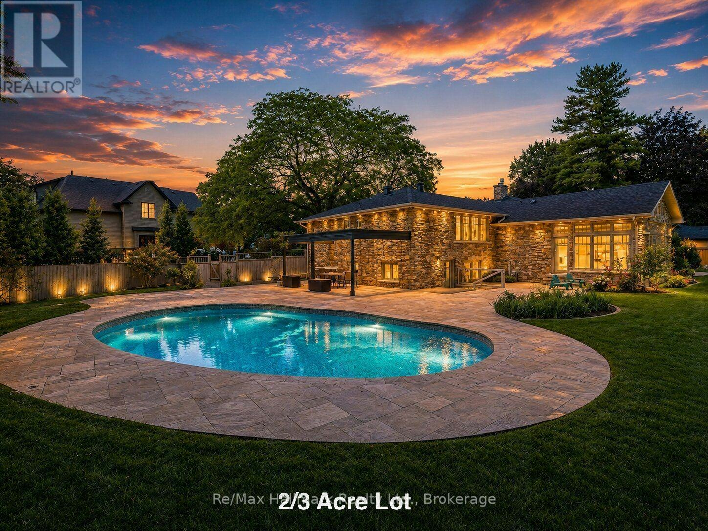 2076 Glenforest Crescent, Oakville, ON, L6J 2G1