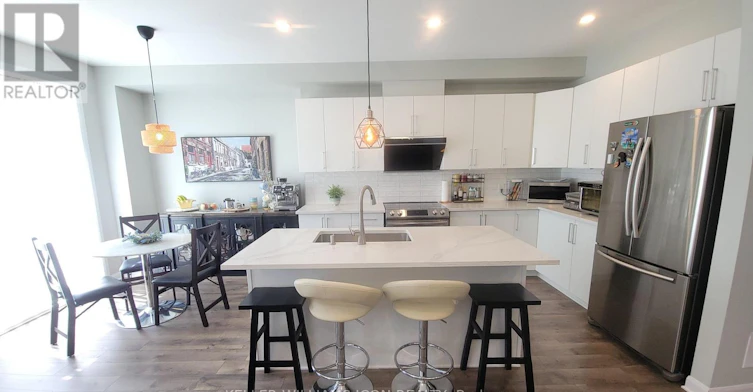 1028 Speedvale Court, Ottawa, ON, K2T 0P6 - 4