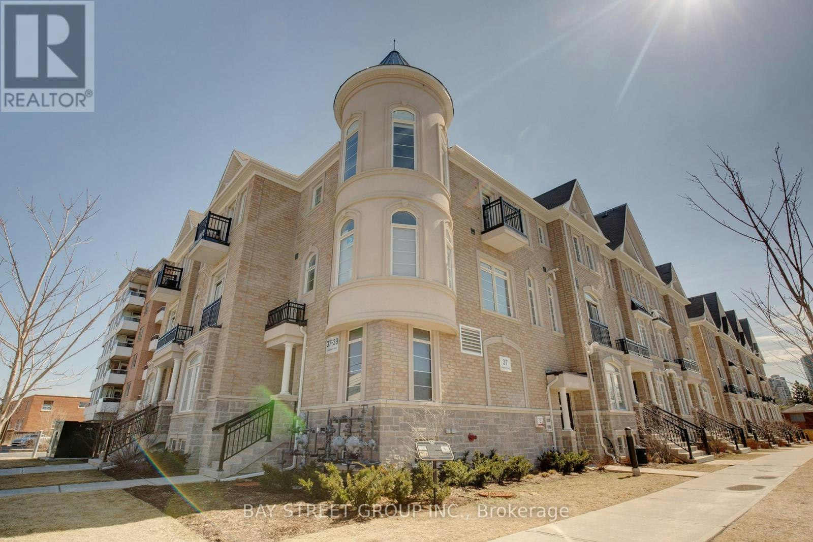 3-37 Drewry Avenue, Toronto, ON, M2M 0B5 - 2