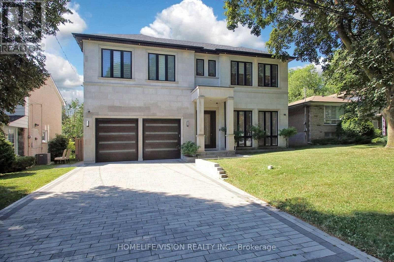 35 Longwood Drive S, Toronto, ON, M3B 1T9
